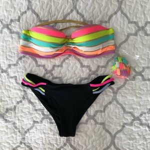 Victoria’s Secret bikini